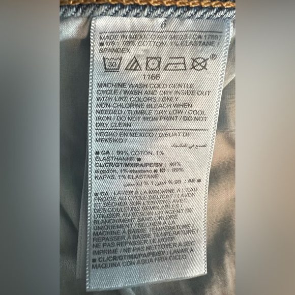 Old Navy Women’s Mid-Rise Ripped Wide Leg Jeans, Size 6 - Picture 6 of 7